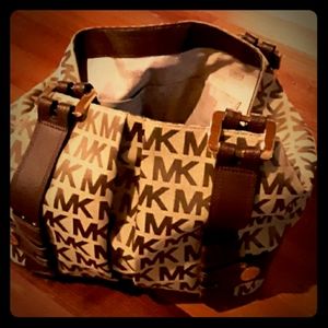 Michael kors signature bag